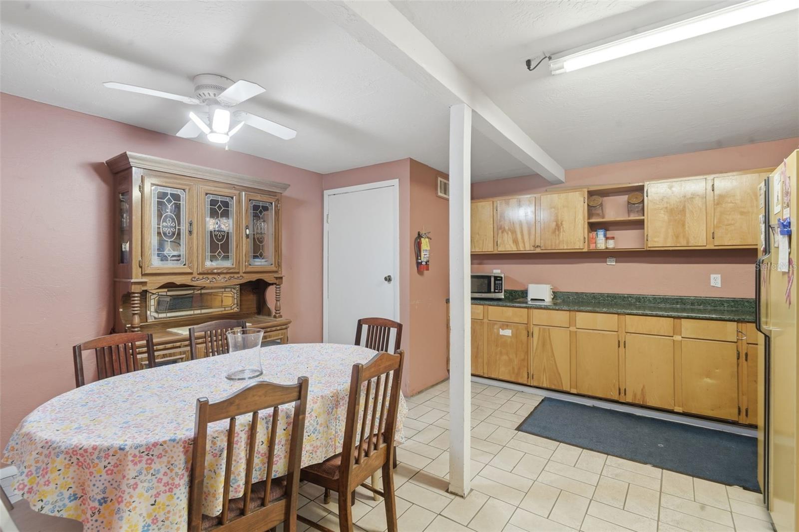 1030 Camphor Ln Property Photo 17