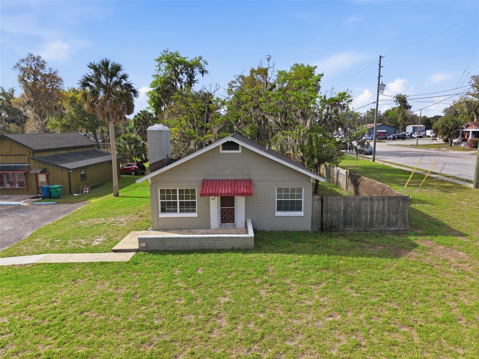 1030 Camphor Ln Property Photo 26