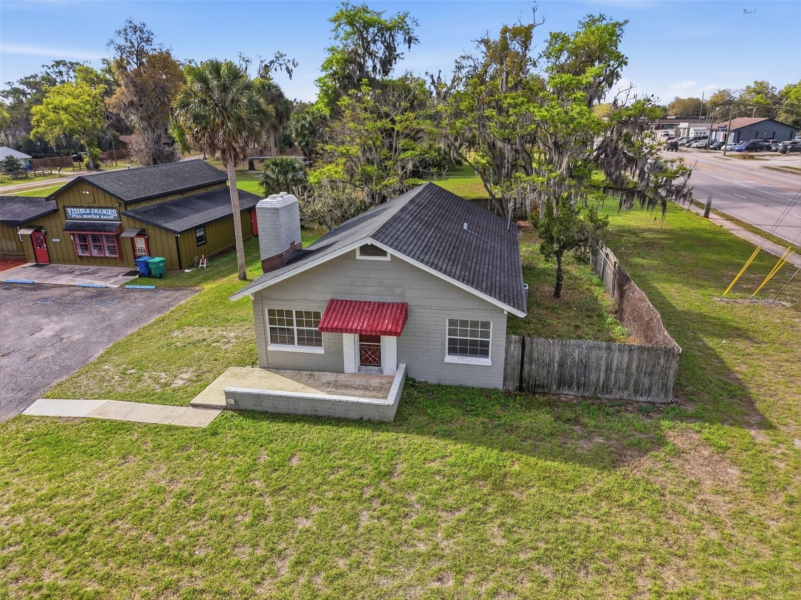 1030 Camphor Ln Property Photo 28