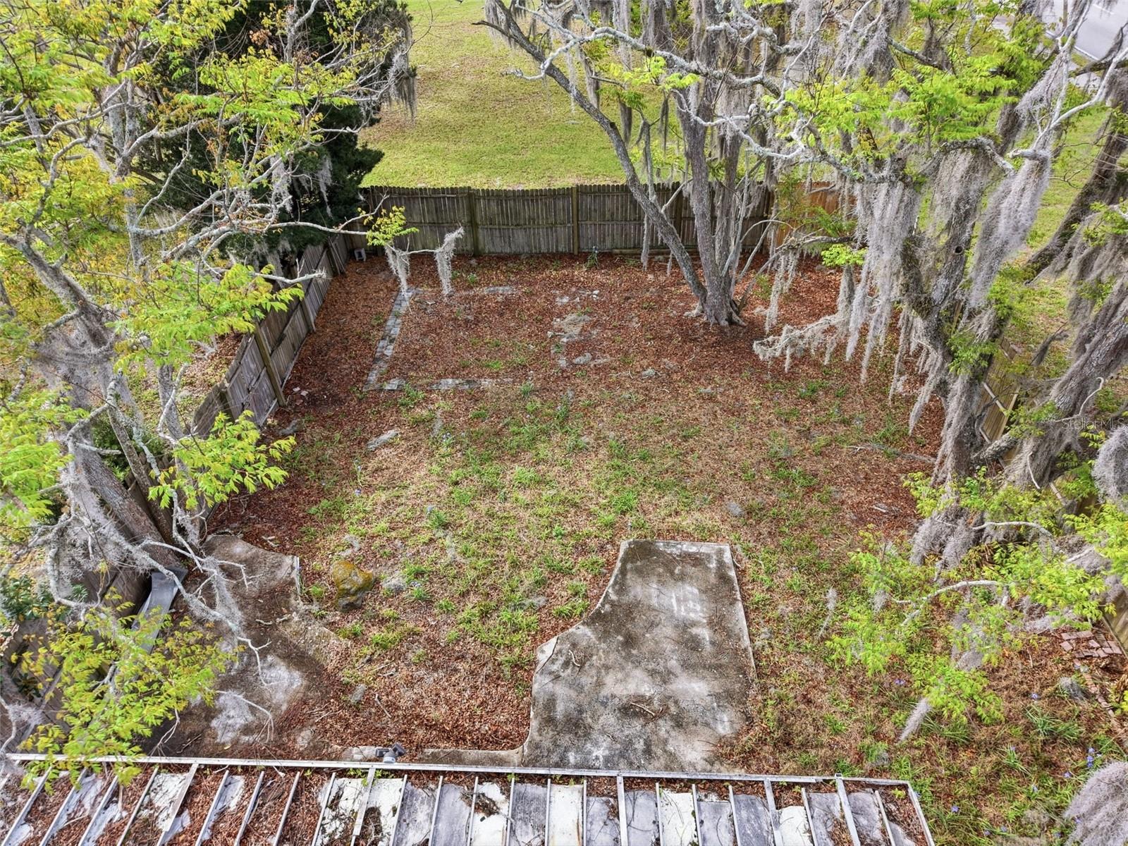 1030 Camphor Ln Property Photo 32