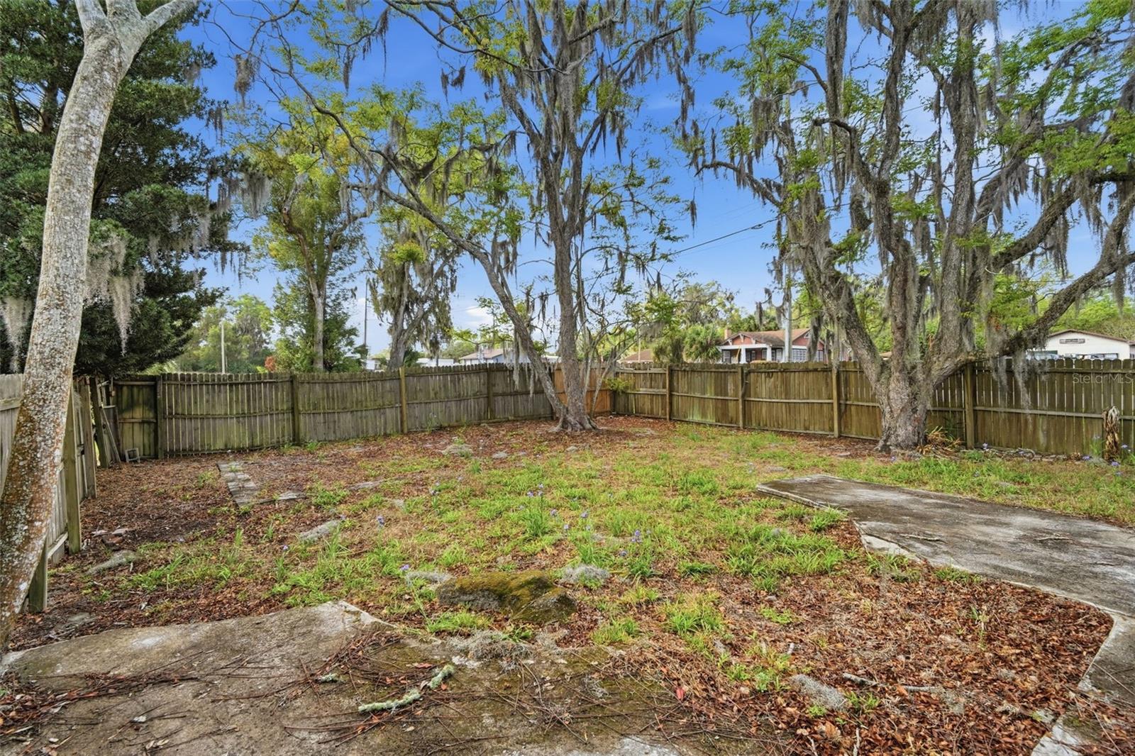 1030 Camphor Ln Property Photo 34