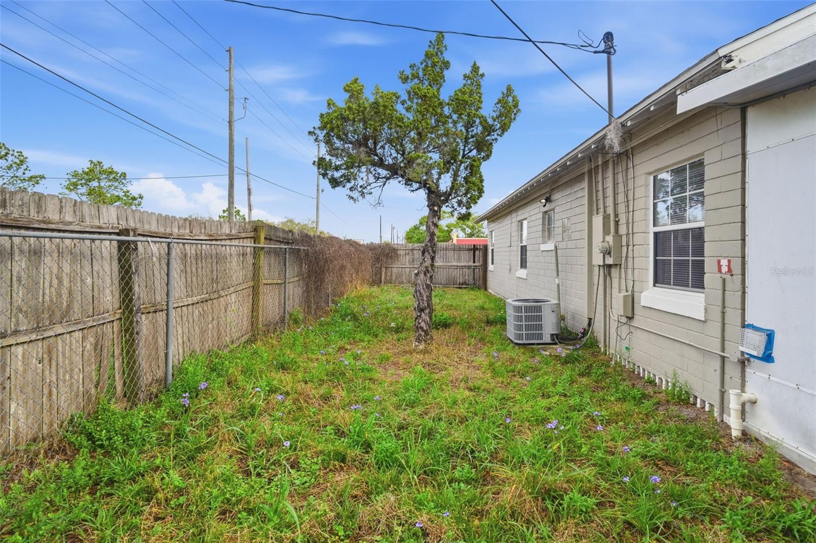 1030 Camphor Ln Property Photo 36