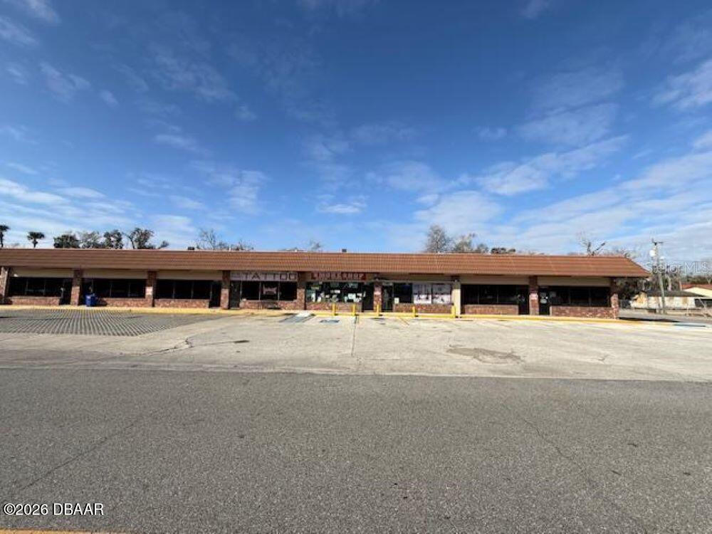1396 N Nova Rd Property Photo 1