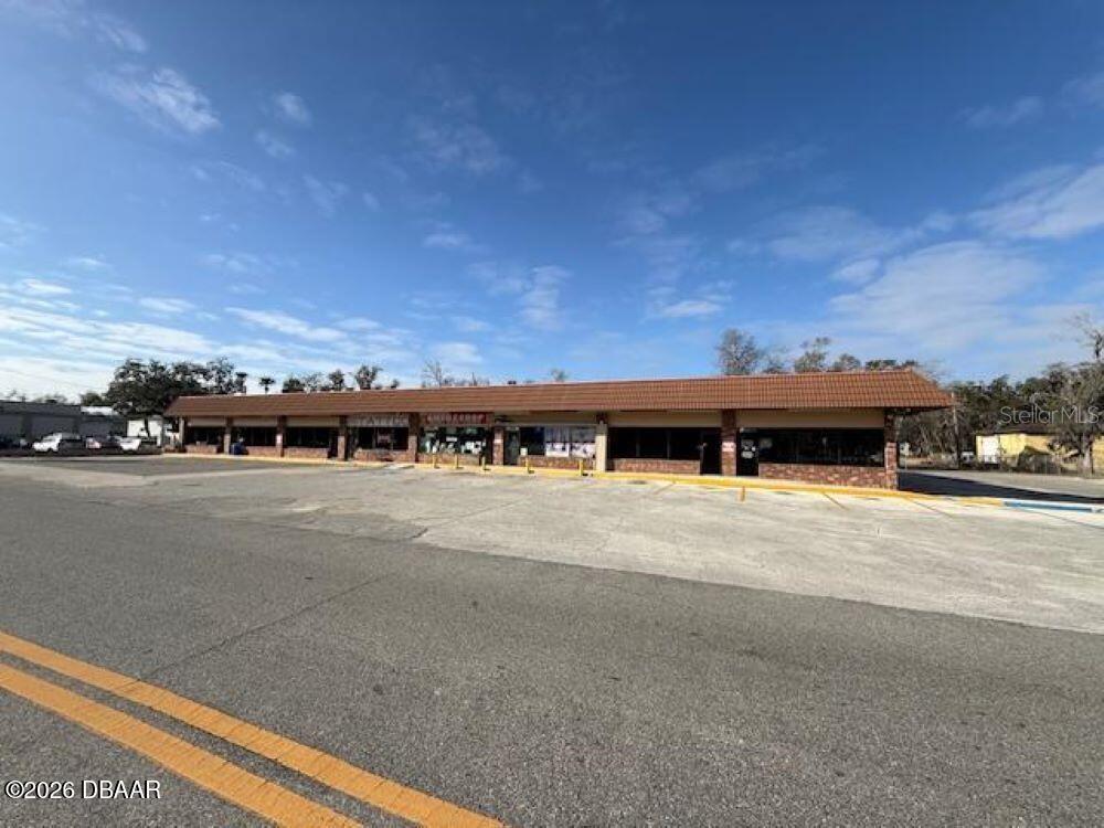 1396 N Nova Rd Property Photo 3