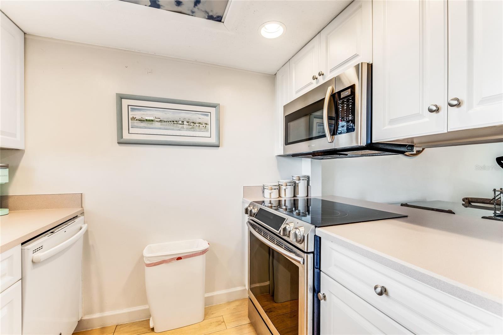 935 Ocean Shore Blvd #303 Property Photo 5