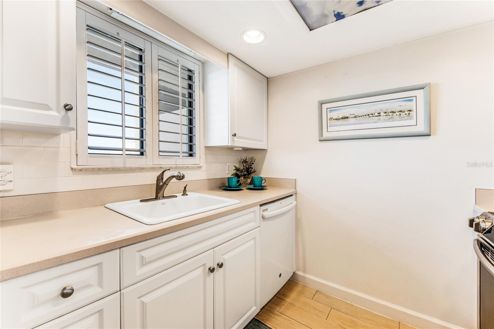 935 Ocean Shore Blvd #303 Property Photo 6