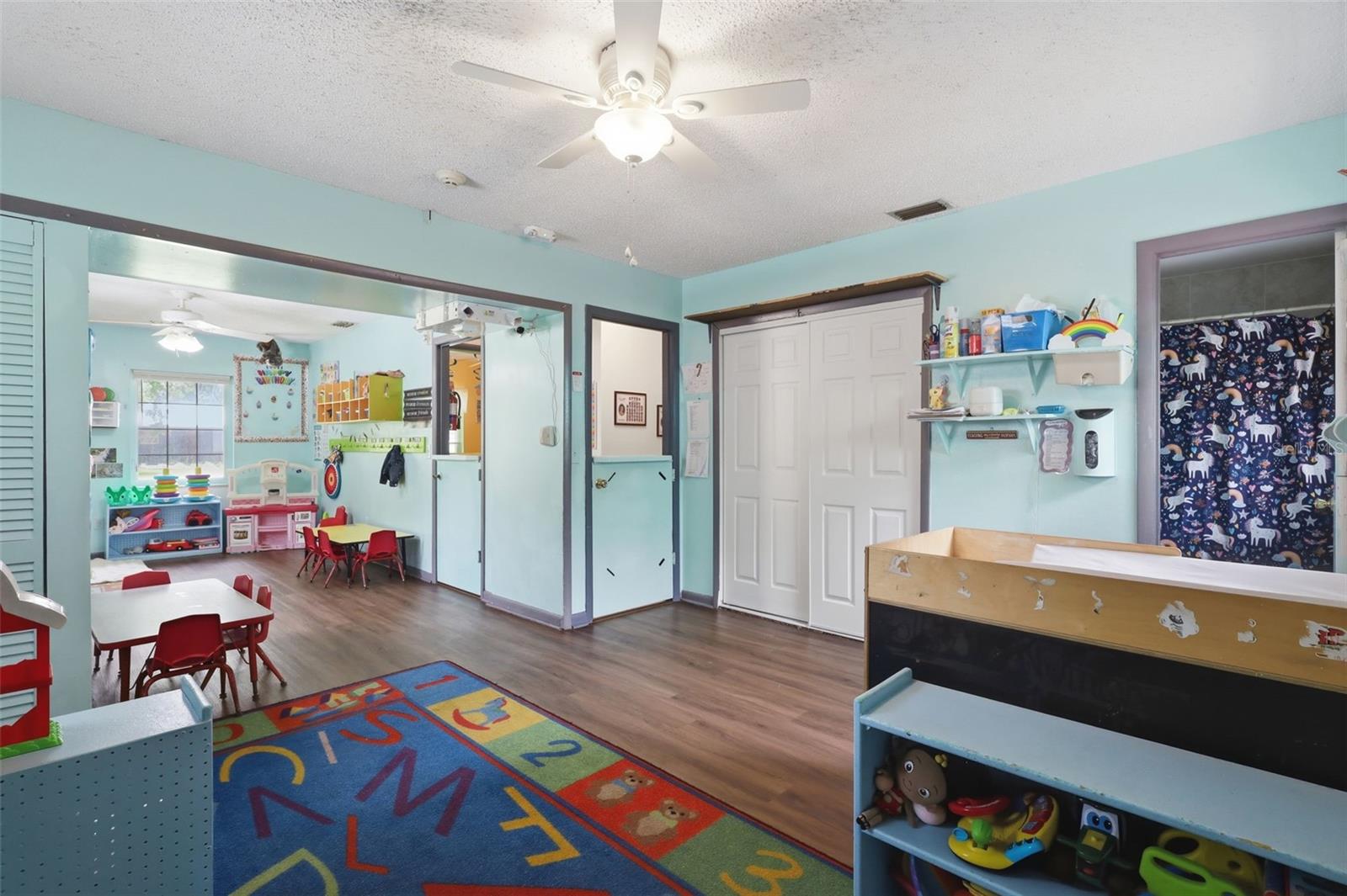 601 N Peach St Property Photo 27