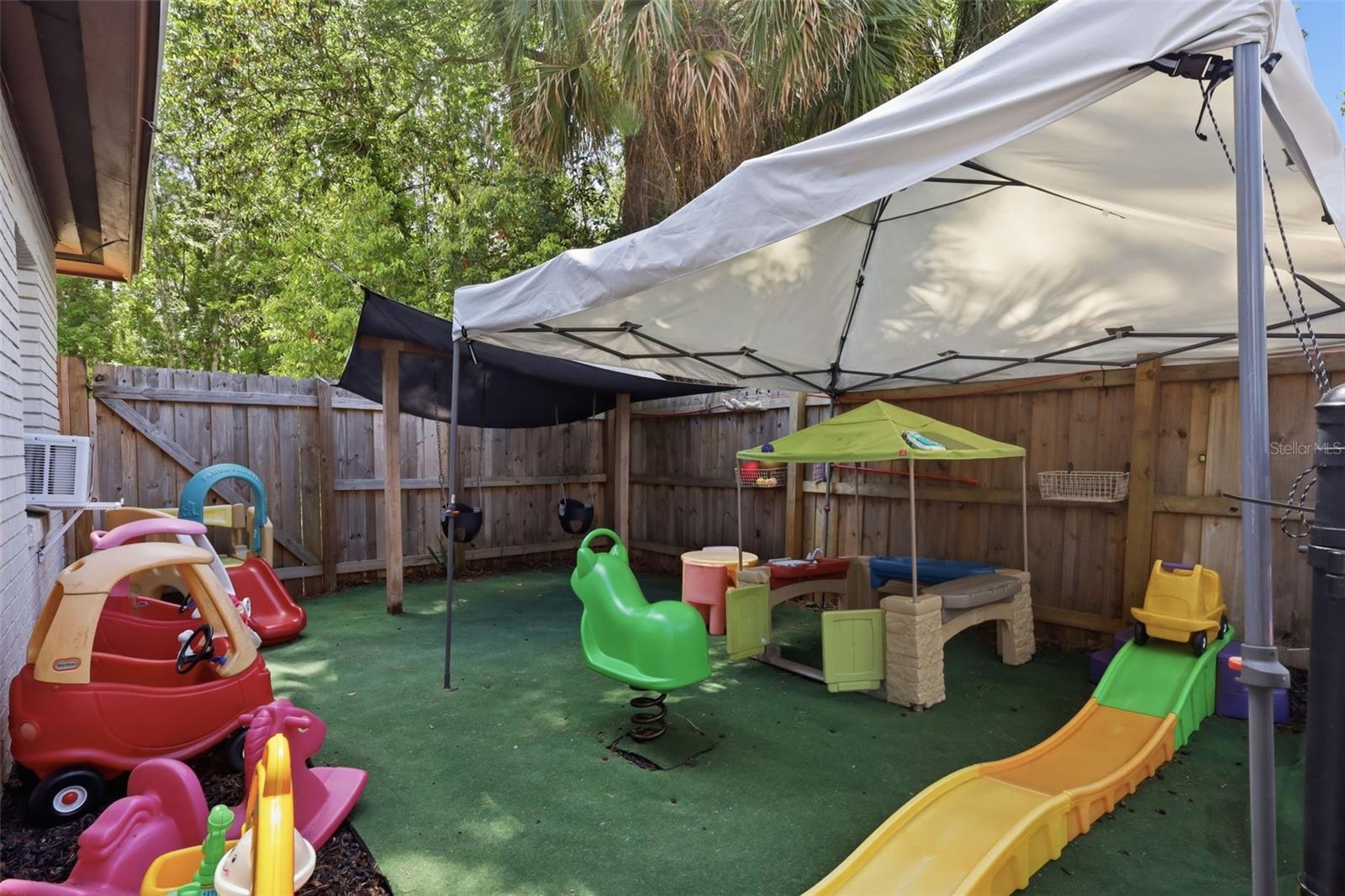 601 N Peach St Property Photo 33