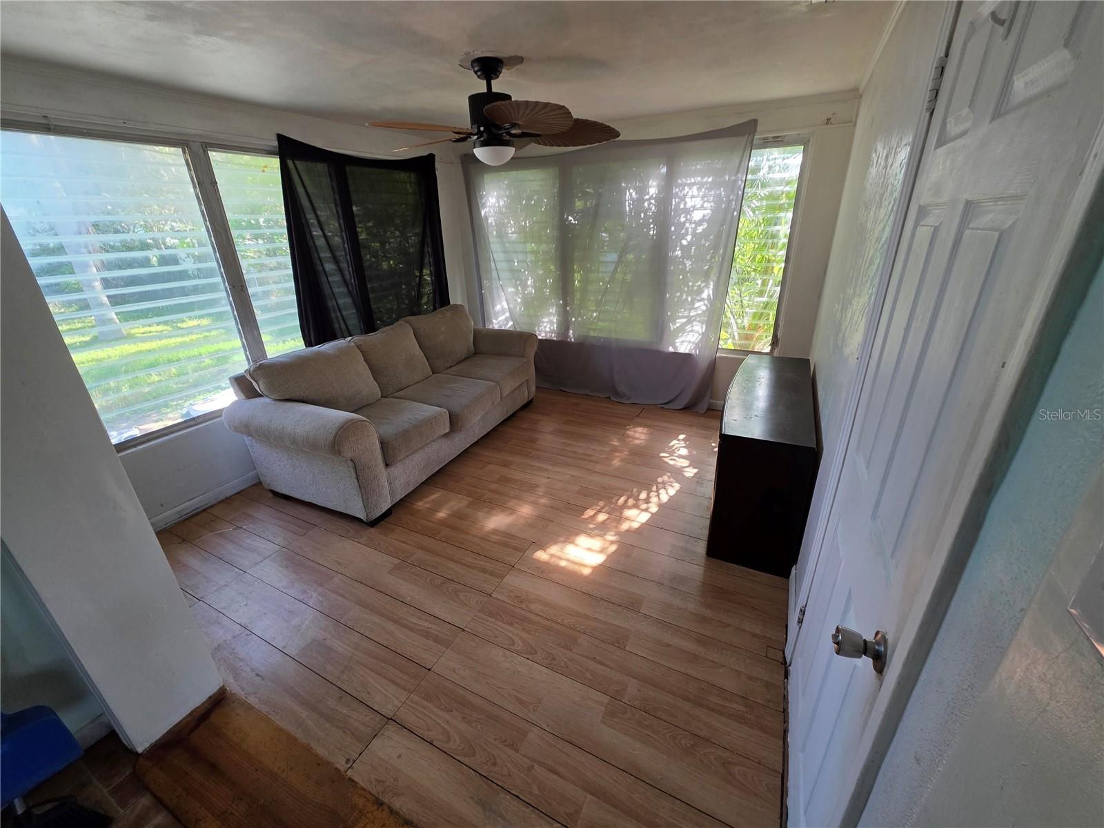563 Martha Dr Property Photo 3