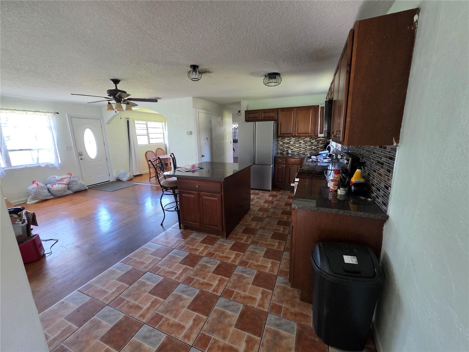 563 Martha Dr Property Photo 8