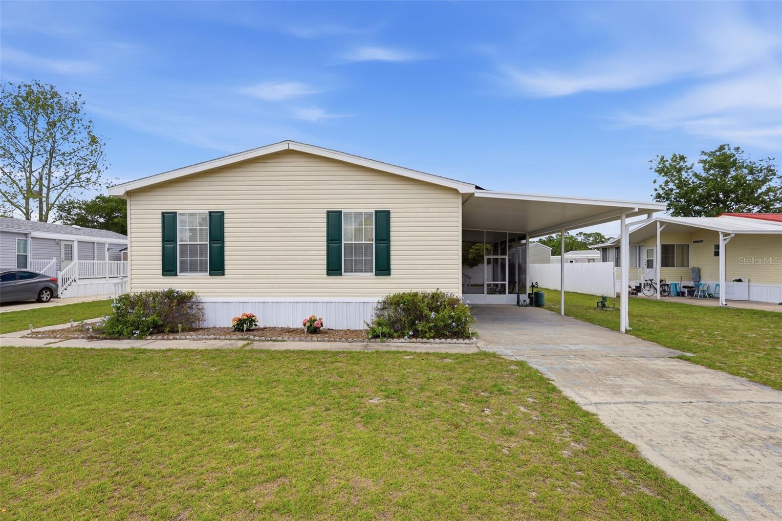 373 Dolores Blvd Property Photo 4