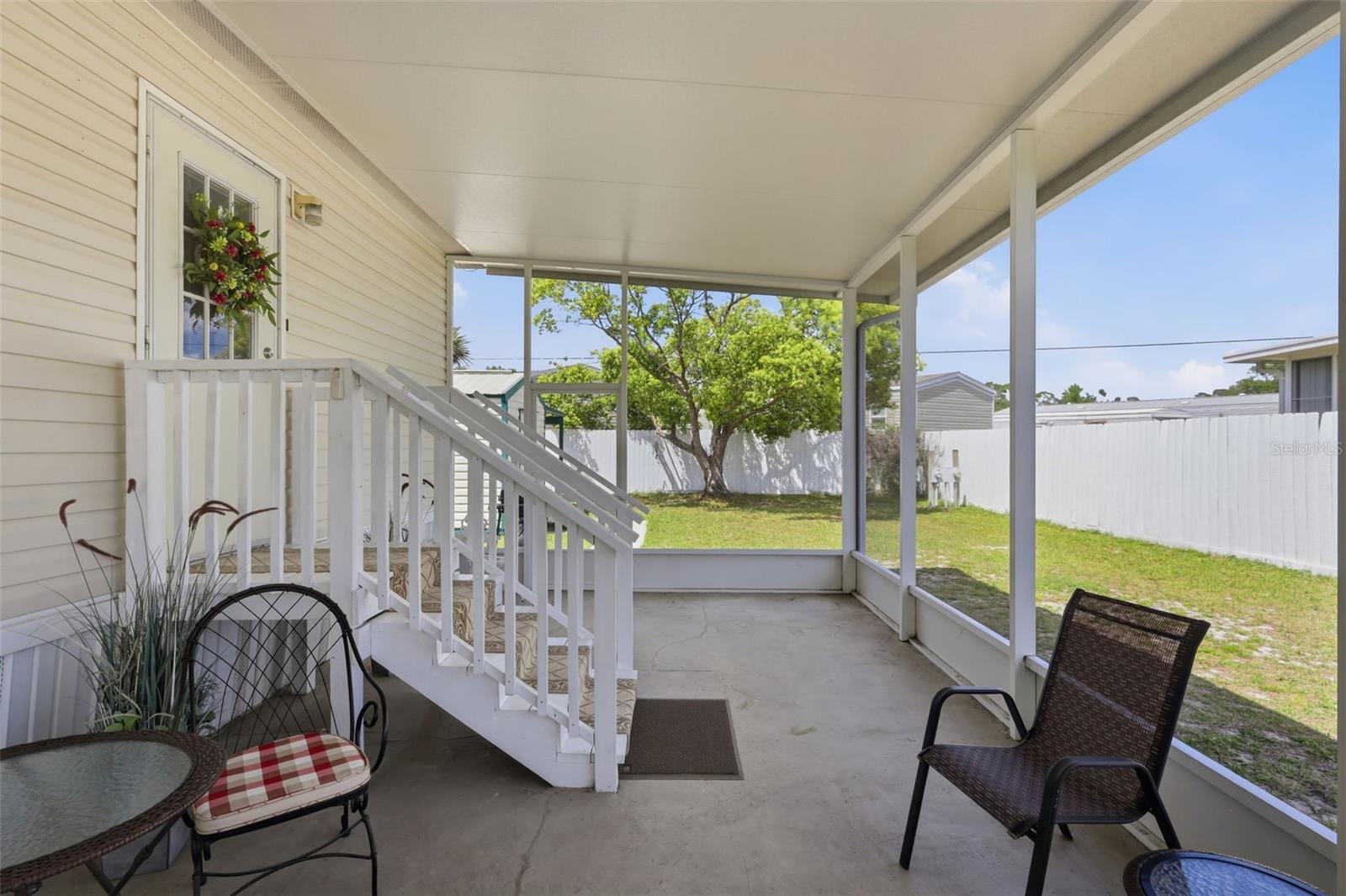 373 Dolores Blvd Property Photo 7