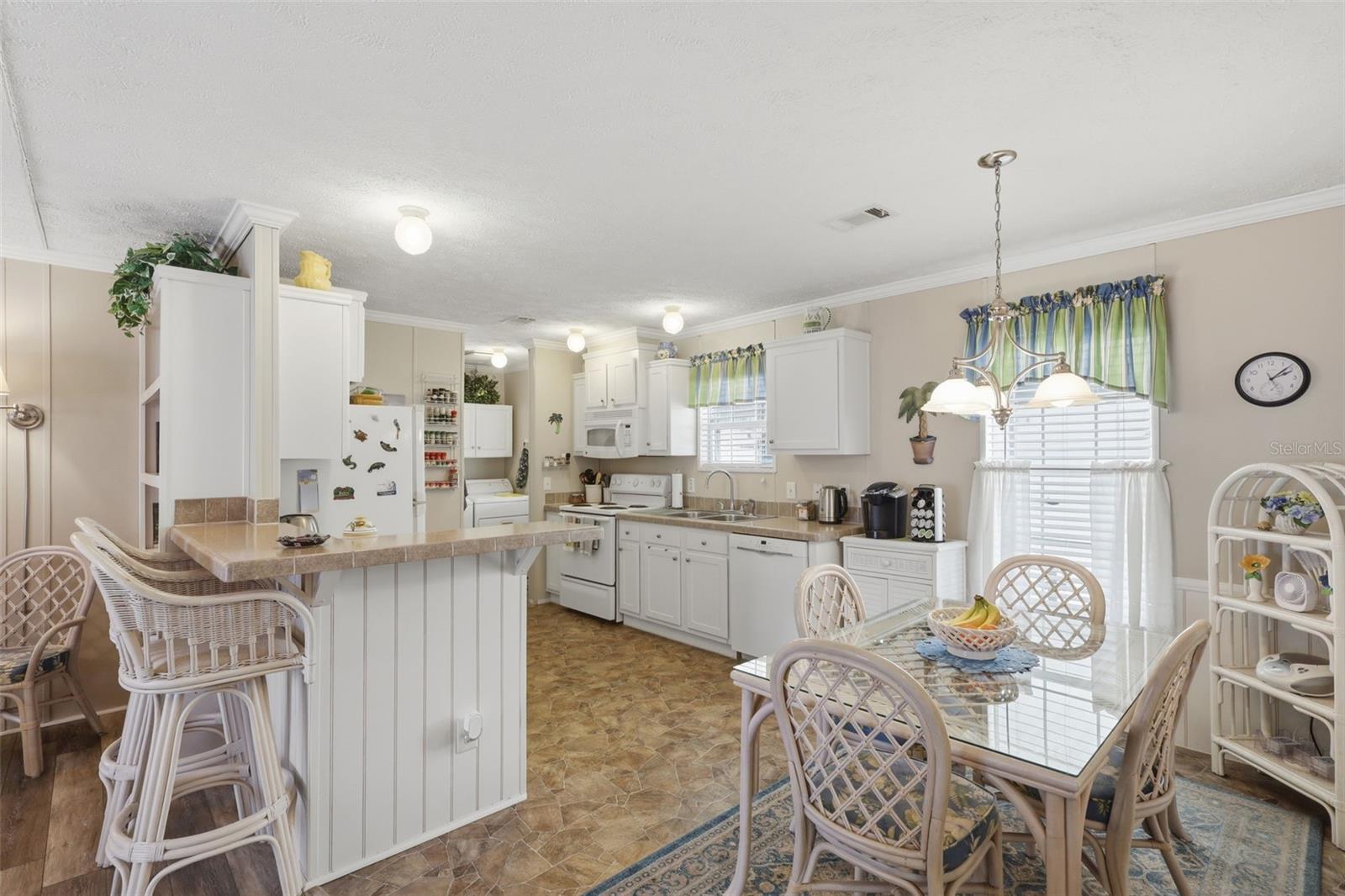 373 Dolores Blvd Property Photo 30