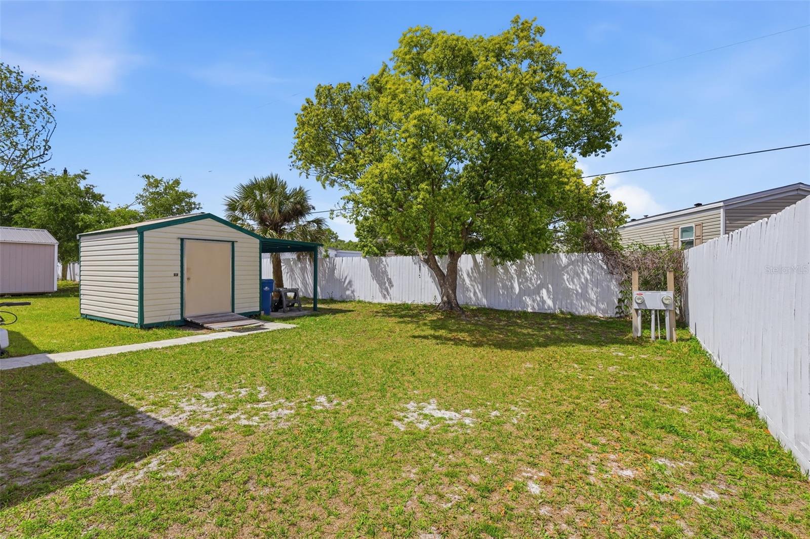 373 Dolores Blvd Property Photo 37