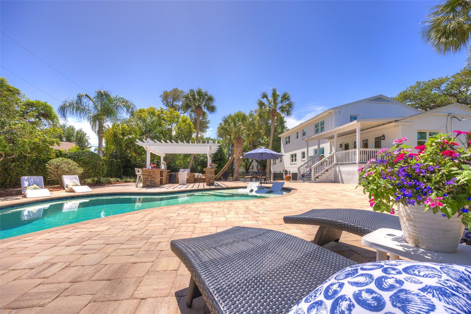 105 Riverside Dr Property Photo 89