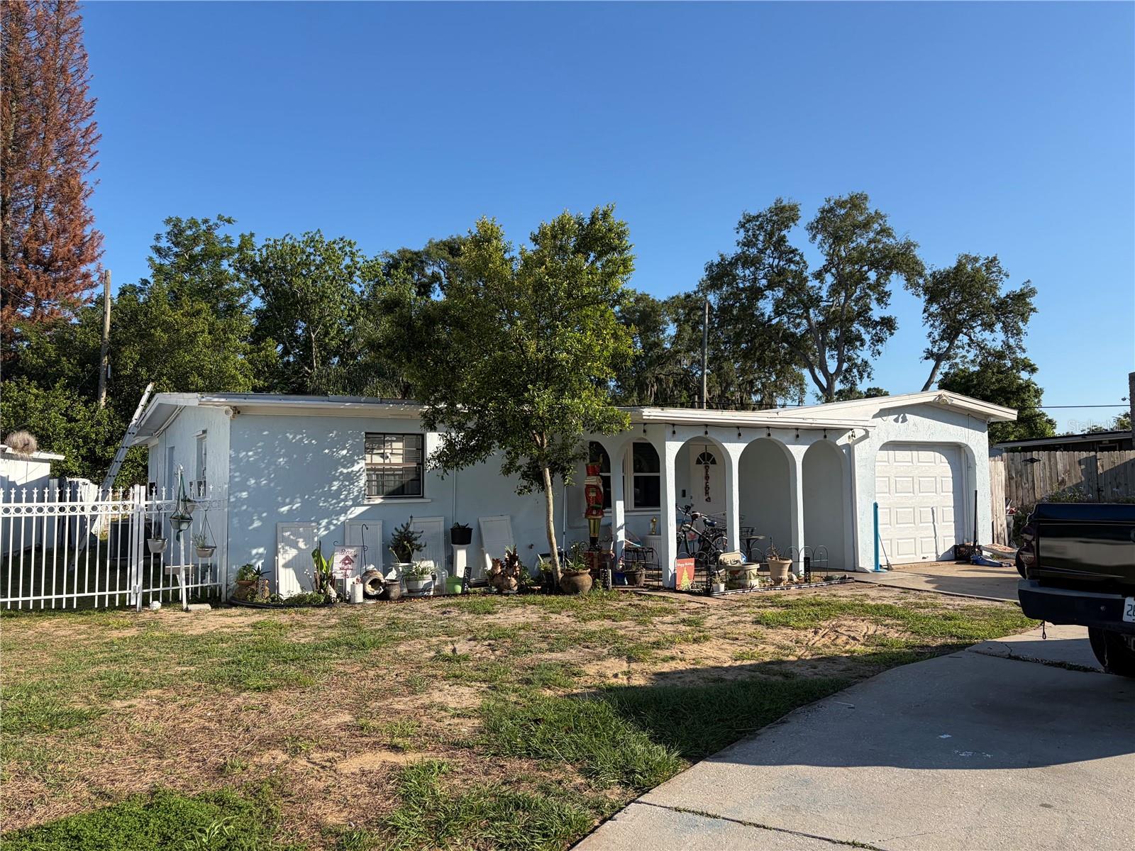 1405 JACKSON AVE Property Photo 1