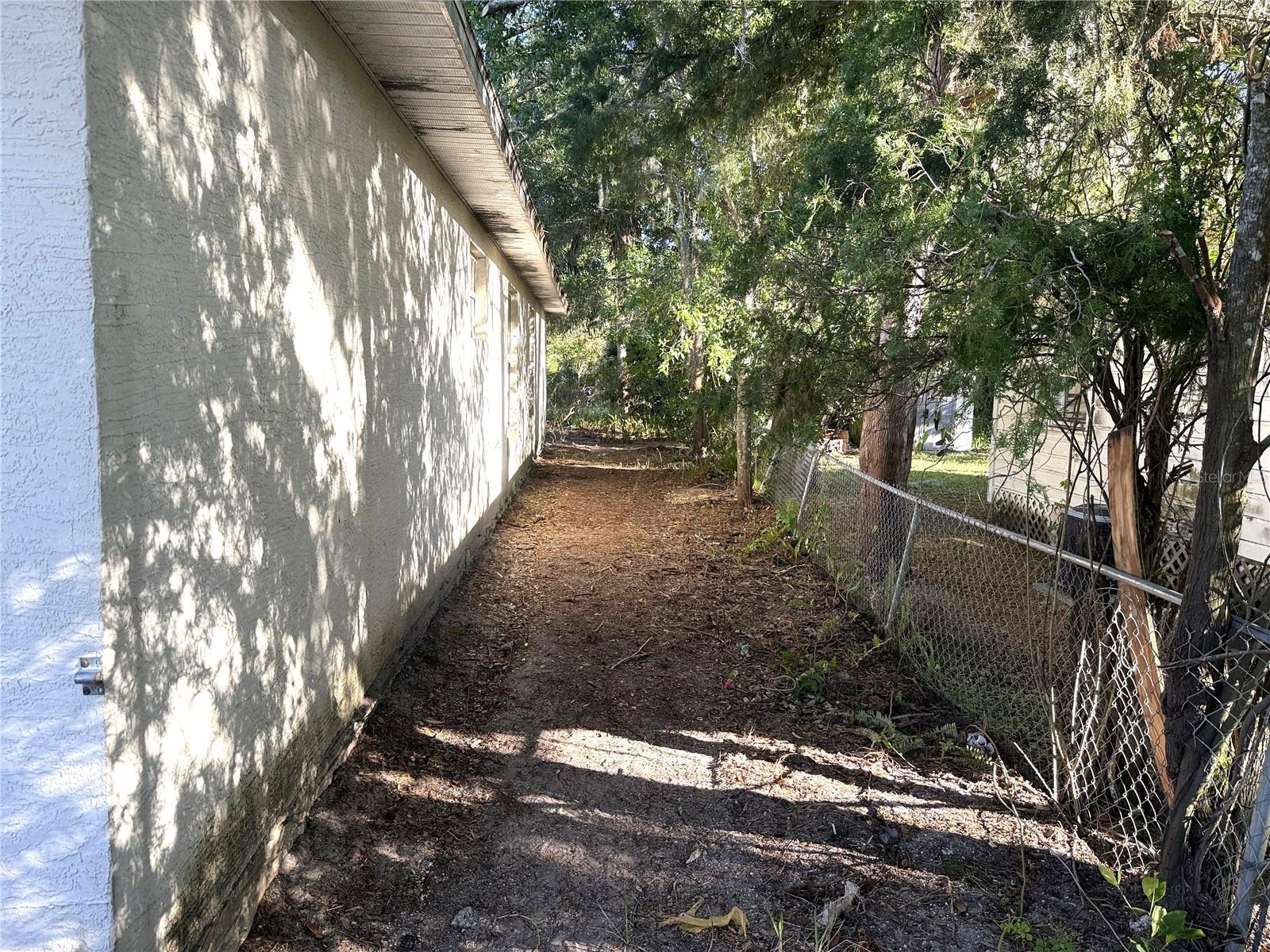 250 Willow Pl Property Photo 2