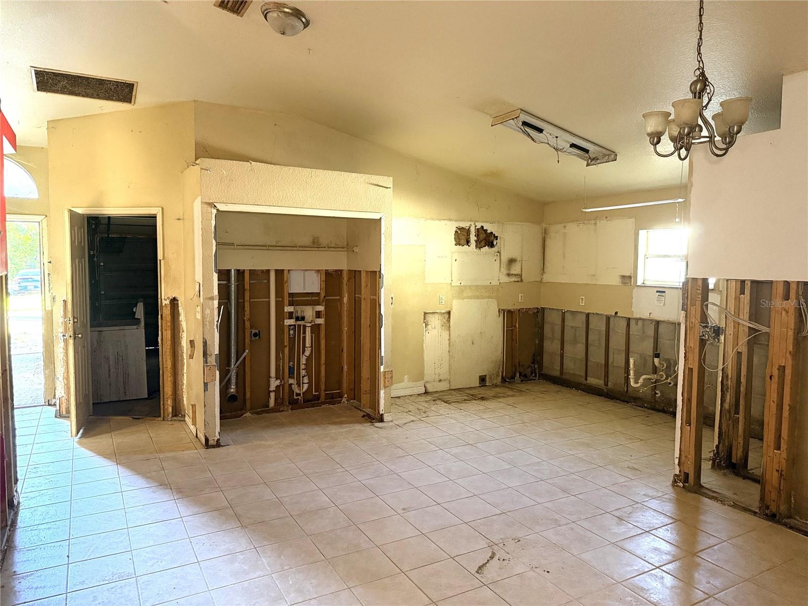 250 Willow Pl Property Photo 3