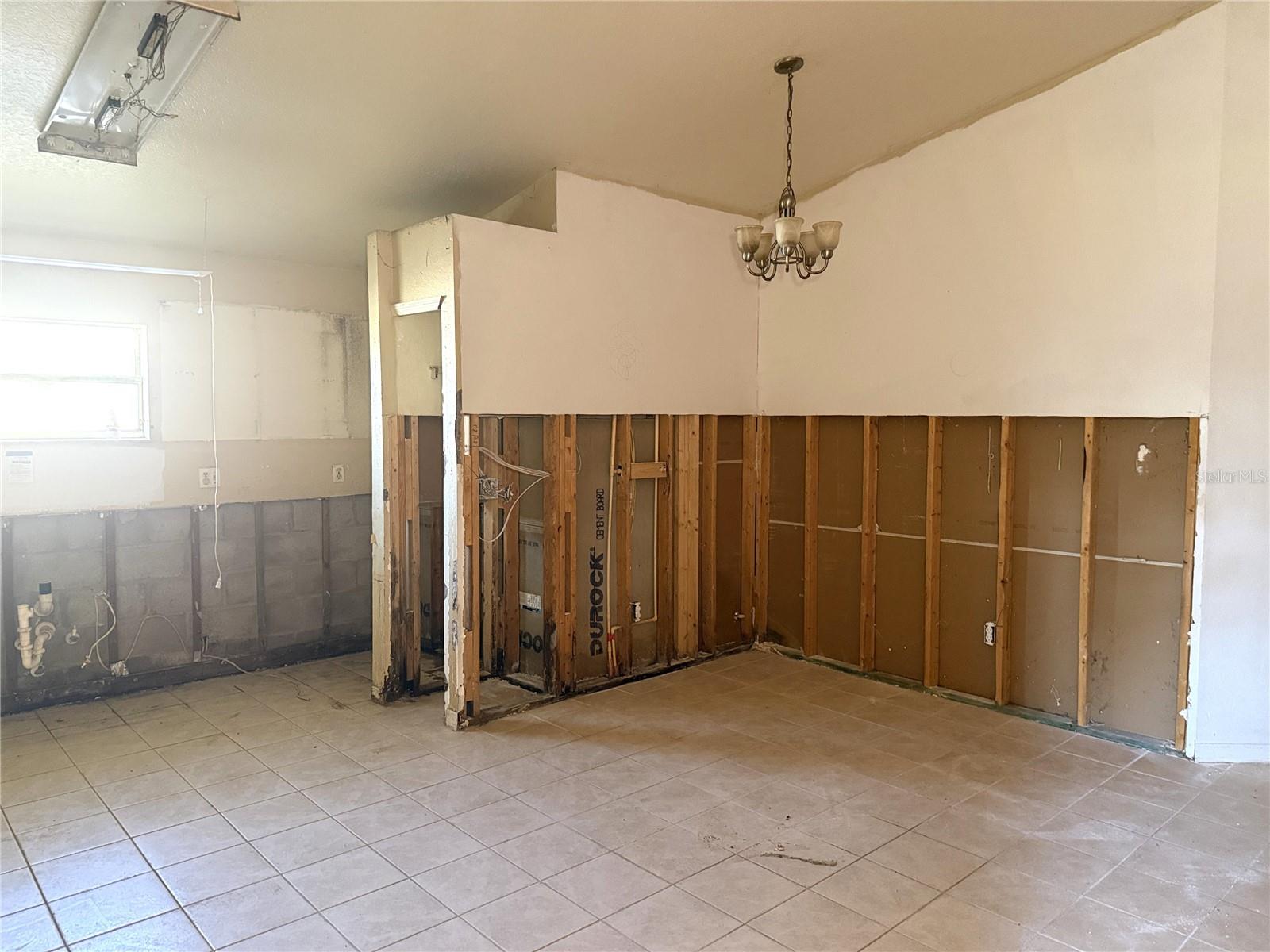 250 Willow Pl Property Photo 4