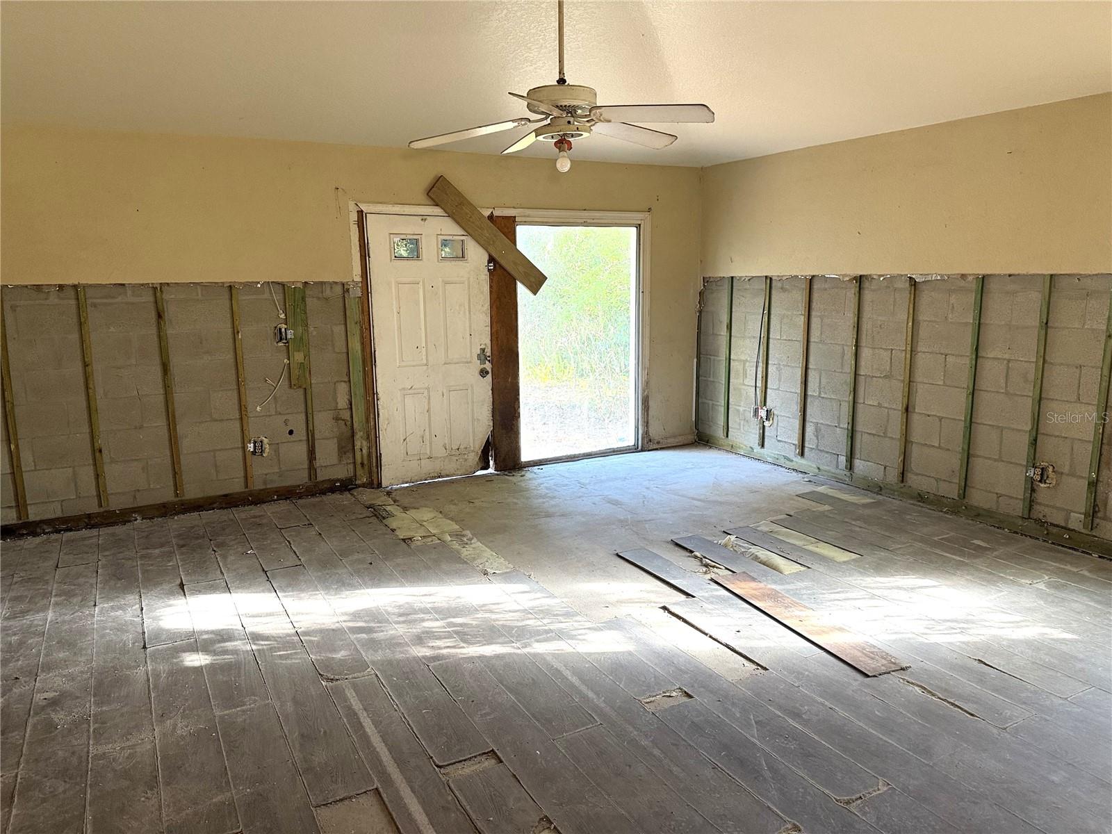250 Willow Pl Property Photo 7