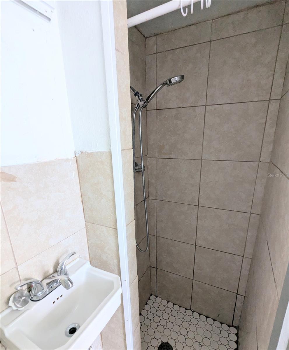 312 Frances Ter Property Photo 14