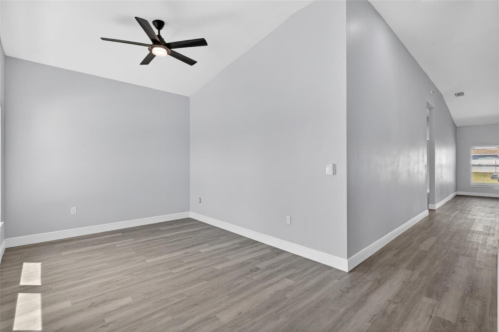 1754 Maryland Ave Property Photo 16