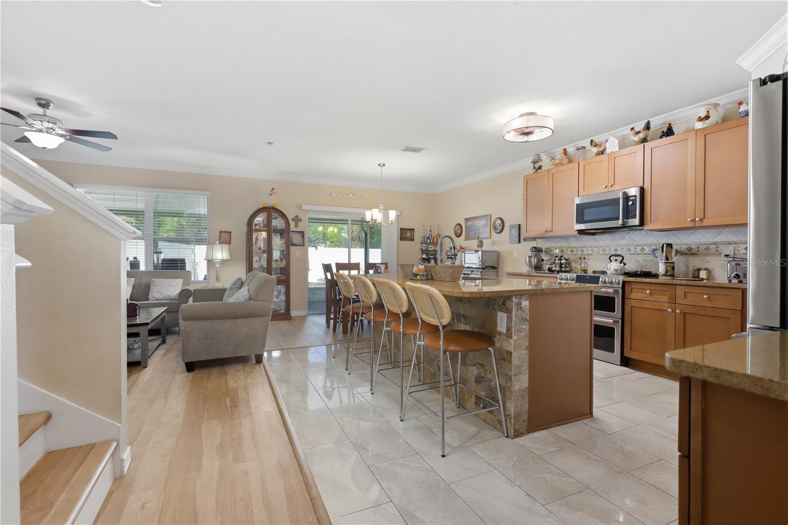 831 Oak Hollow Loop Property Photo 8