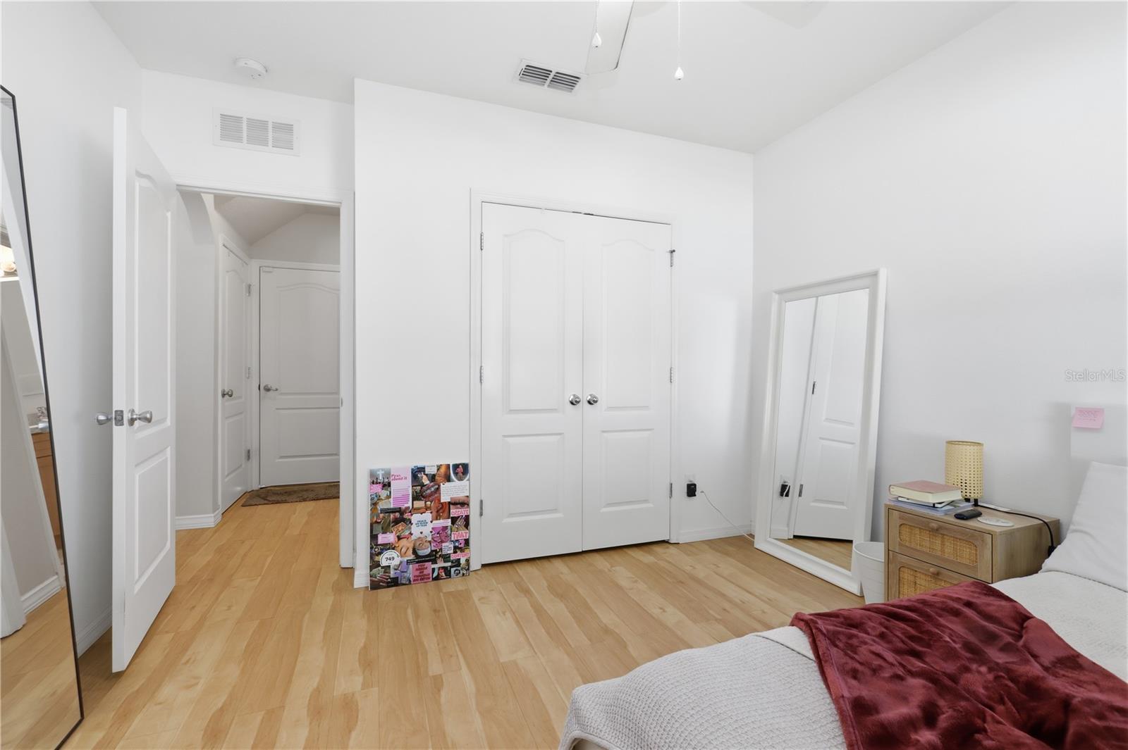 831 Oak Hollow Loop Property Photo 18