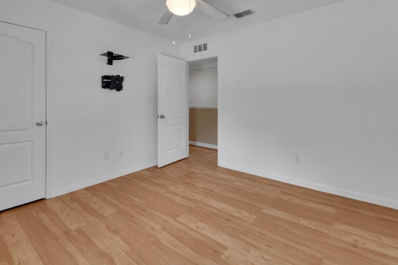 831 Oak Hollow Loop Property Photo 29