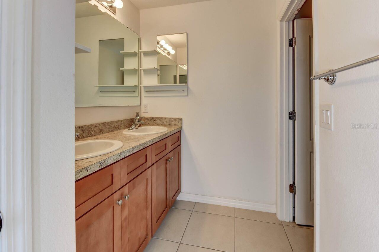 831 Oak Hollow Loop Property Photo 36
