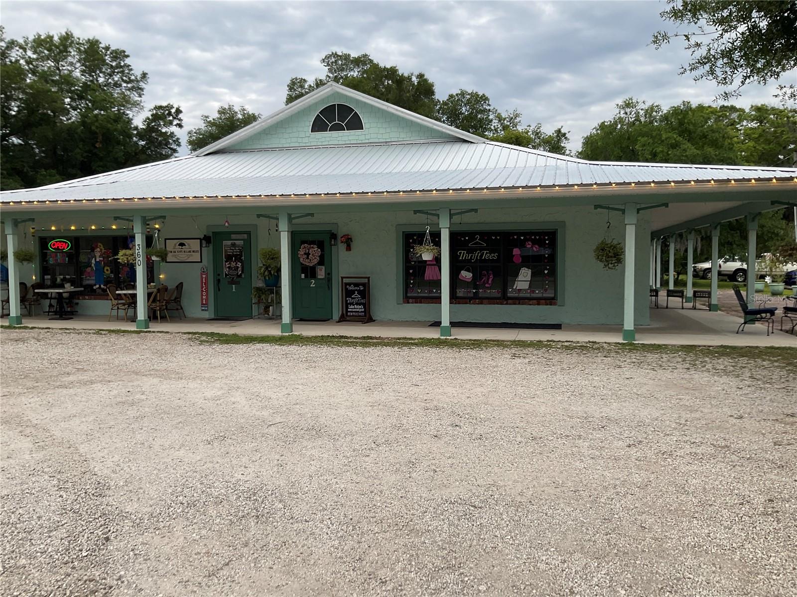 360 S Lakeview Dr Property Photo 1