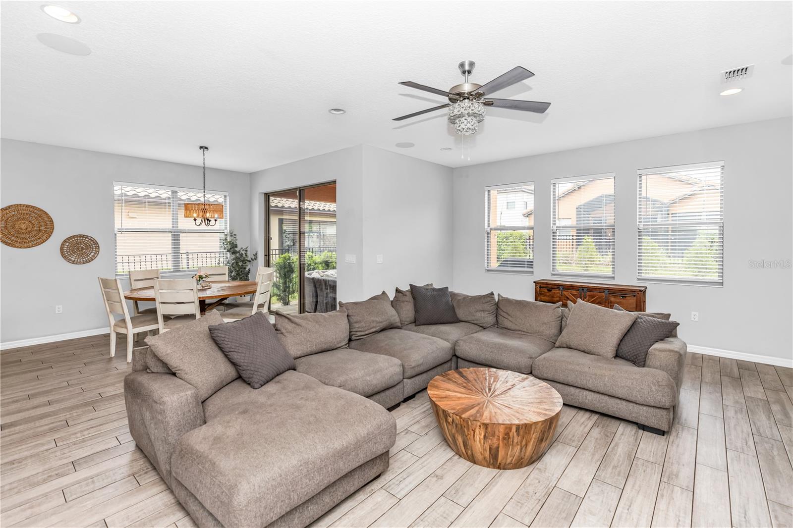 239 Lugano Way Property Photo 17