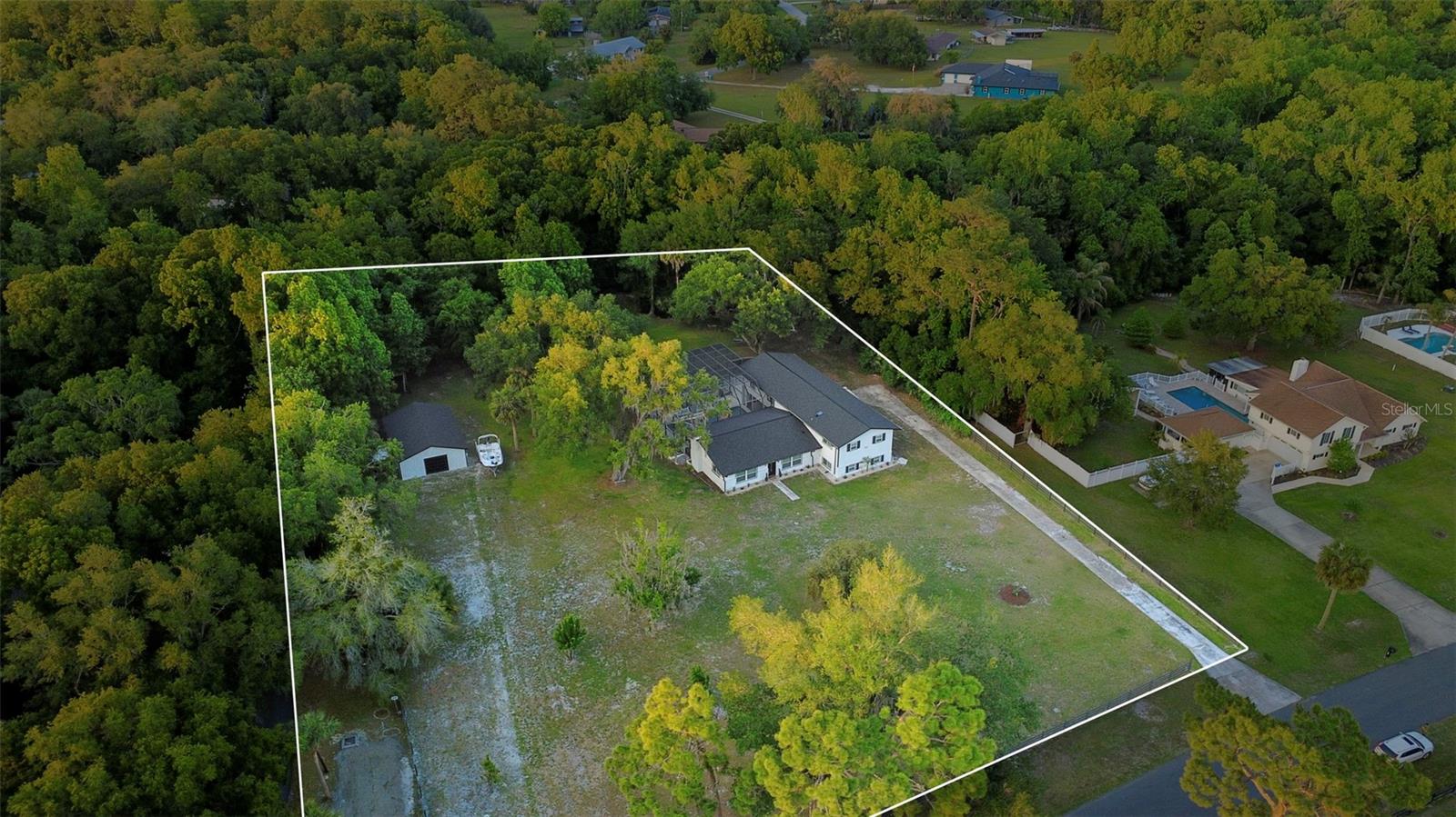 155 E Country Circle Dr E Property Photo 2