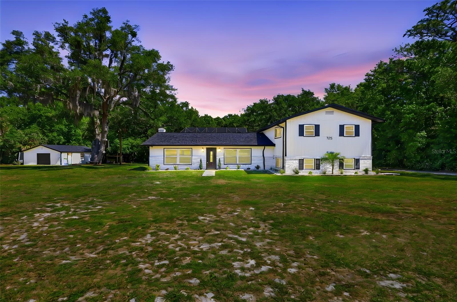 155 E Country Circle Dr E Property Photo 3