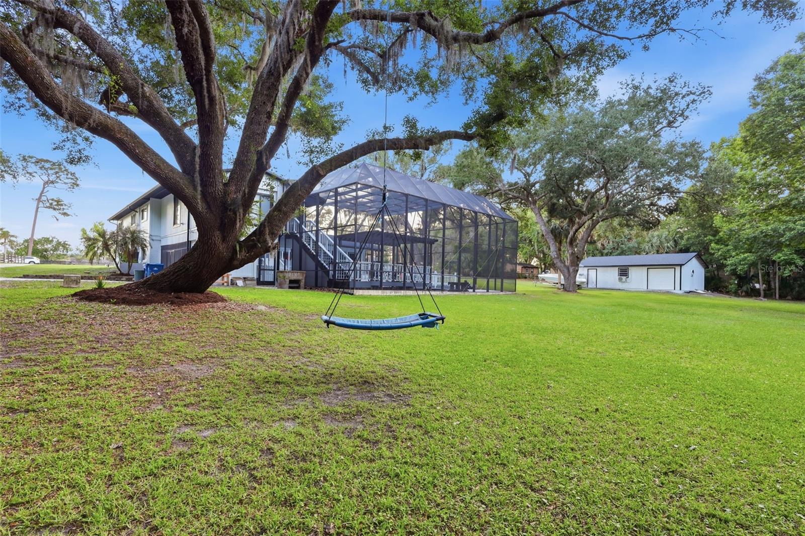 155 E Country Circle Dr E Property Photo 4