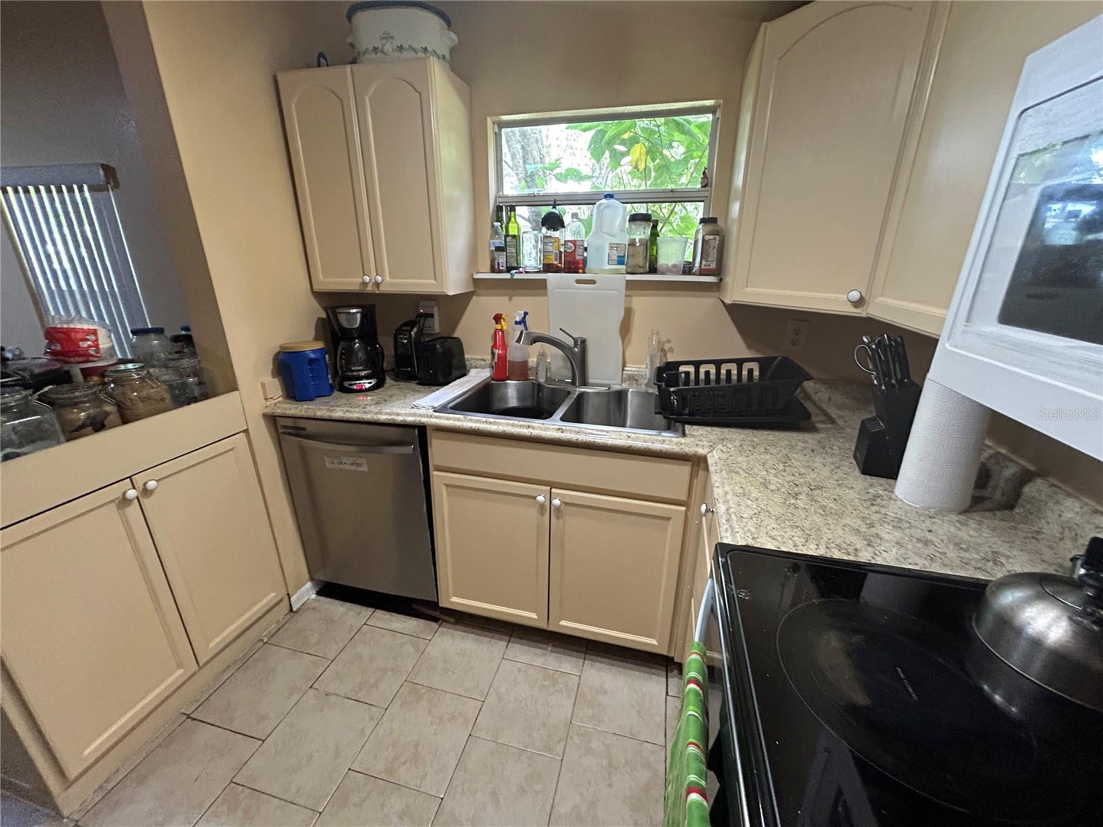 629 Holmes Ave Property Photo 12
