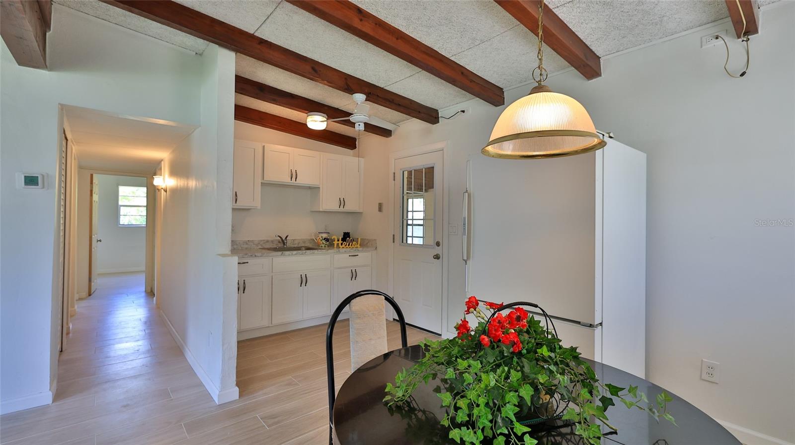 536 Dorothy Ave Property Photo 4
