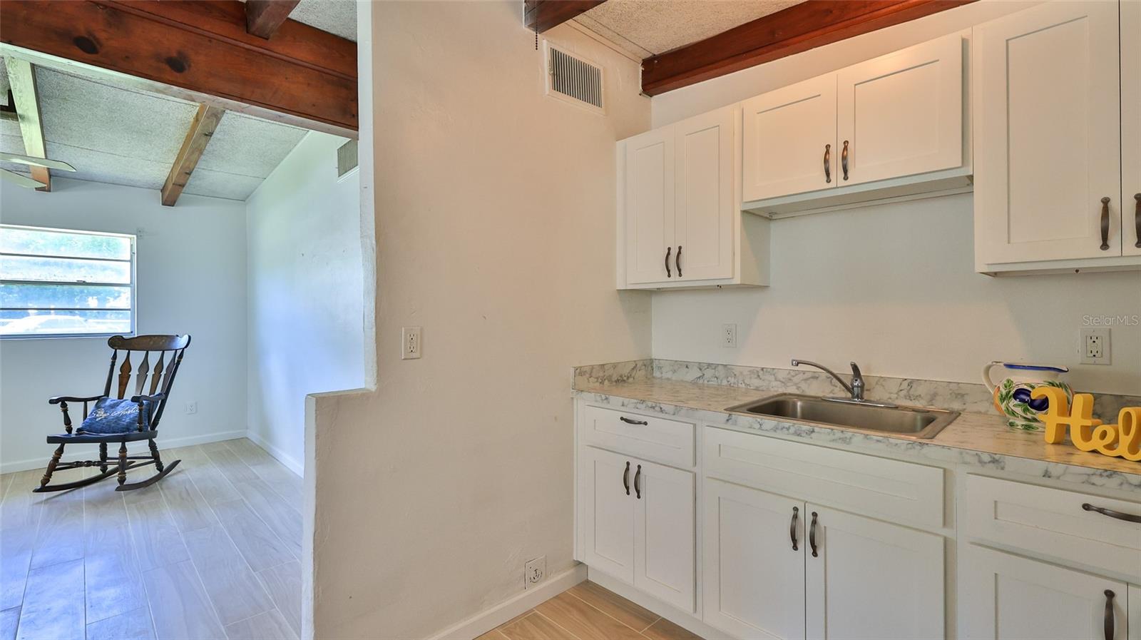 536 Dorothy Ave Property Photo 6