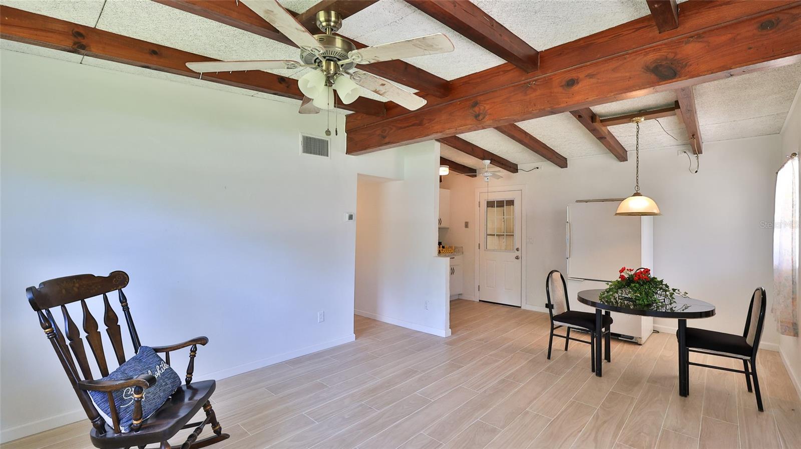 536 Dorothy Ave Property Photo 8