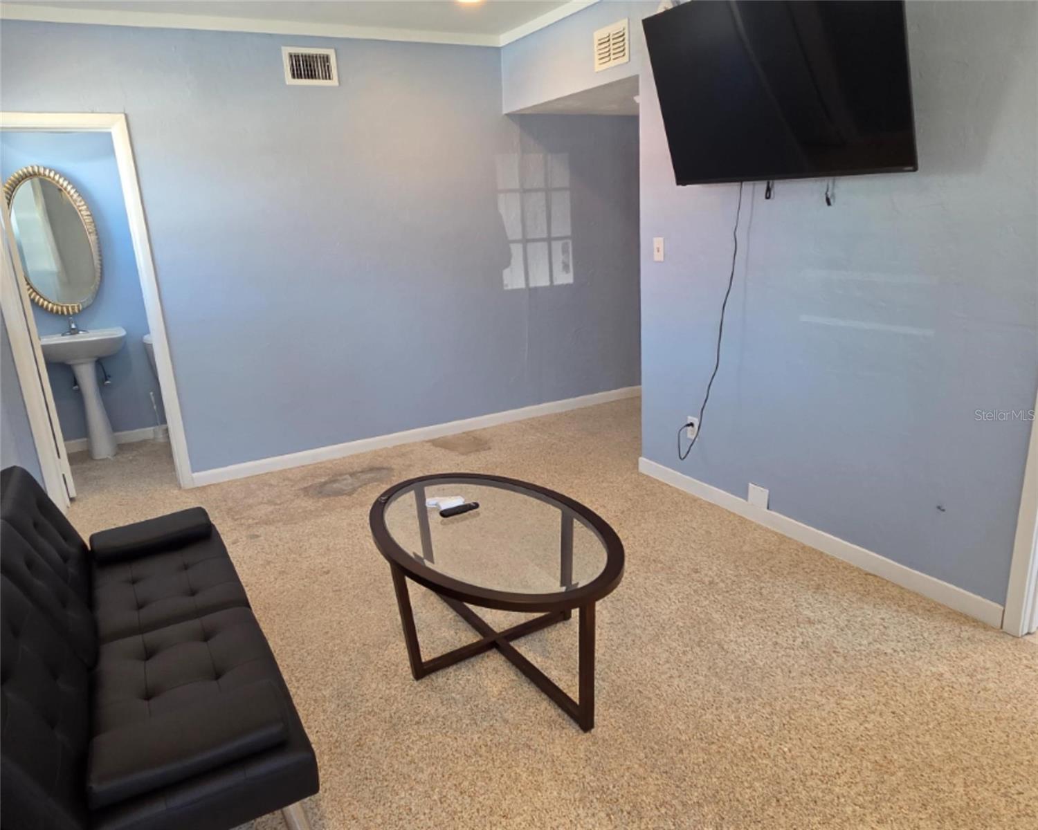 921 Ridgewood Ave #a Property Photo 6