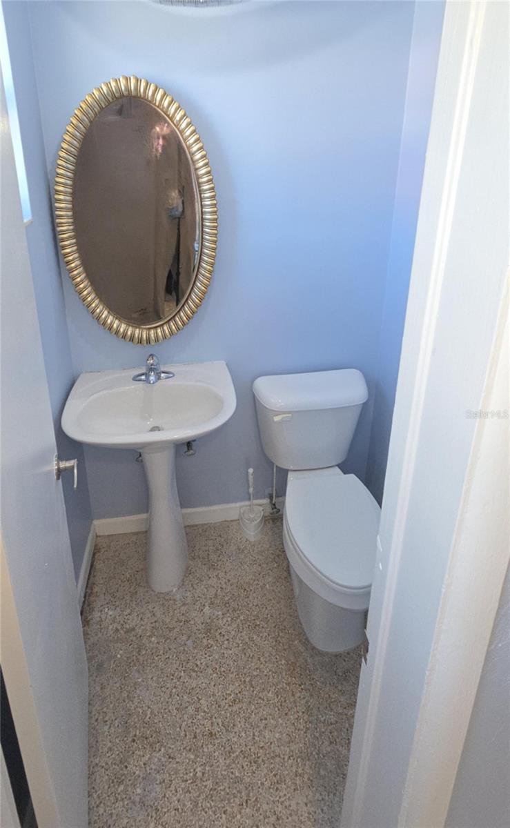921 Ridgewood Ave #a Property Photo 12
