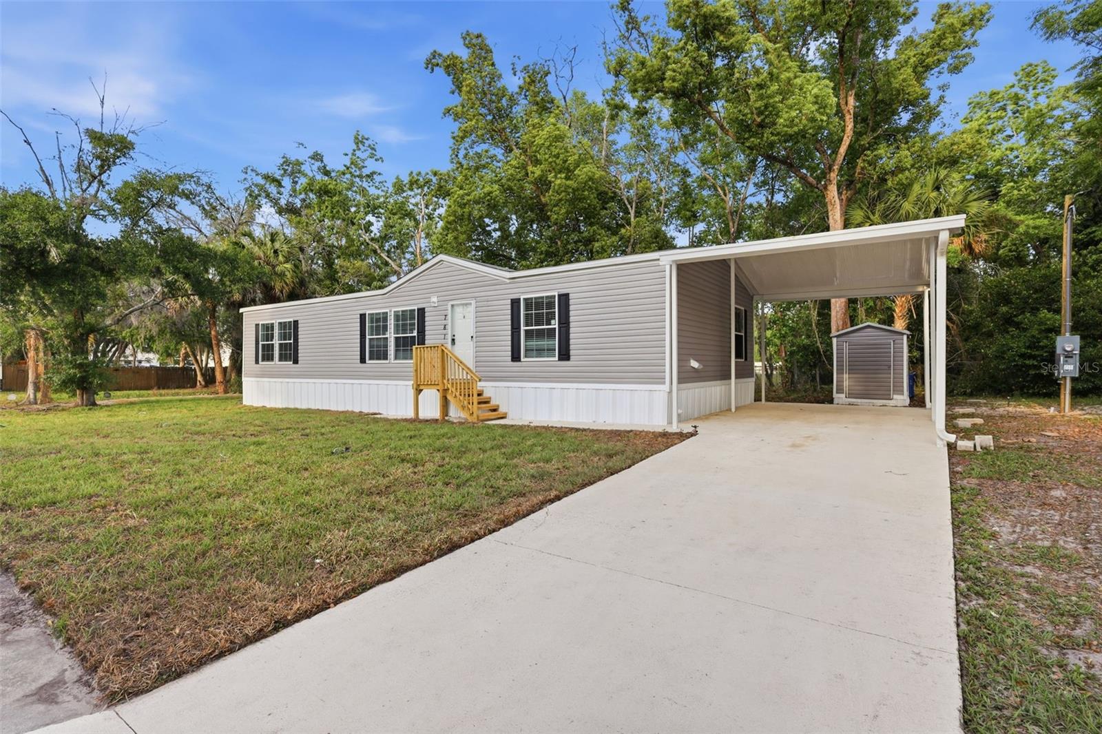 781 BAYOU DR Property Photo 1