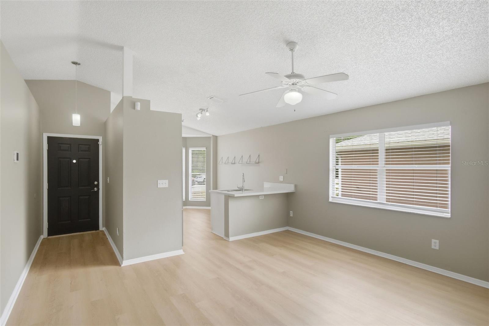 2308 Donegan Pl Property Photo 4