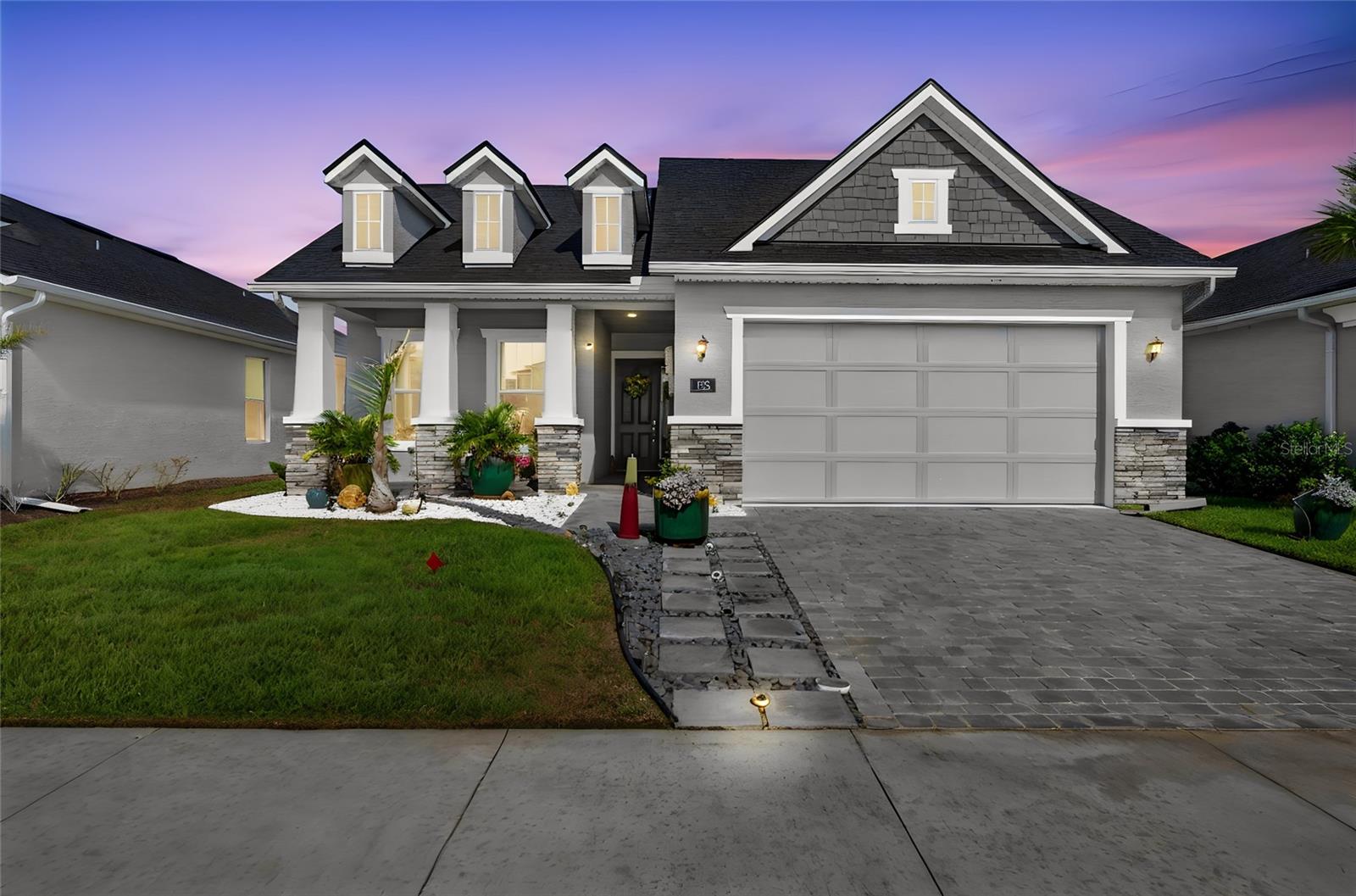125 Mosaic Blvd Property Photo 1
