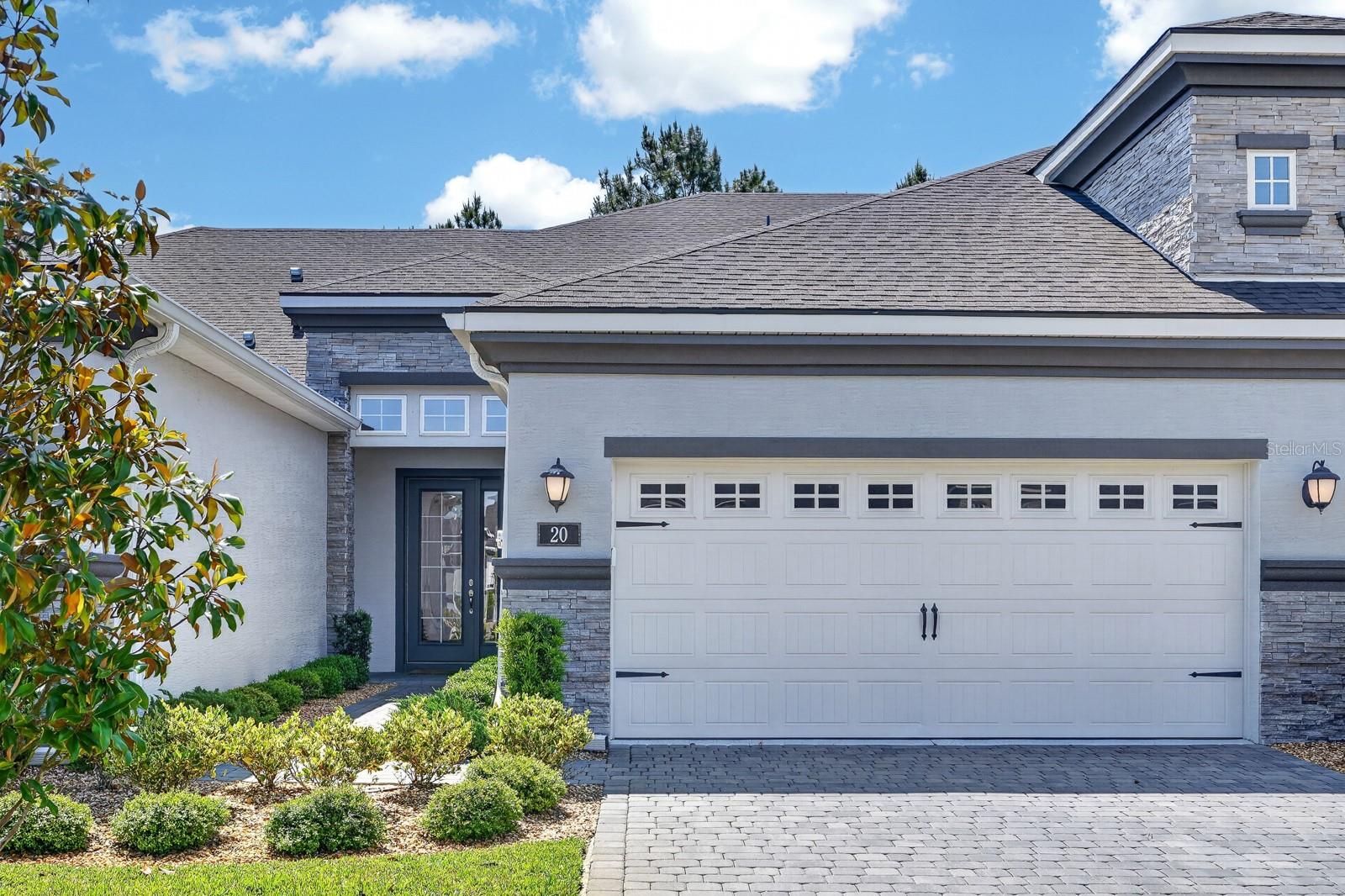 V4948918 Property Photo 1