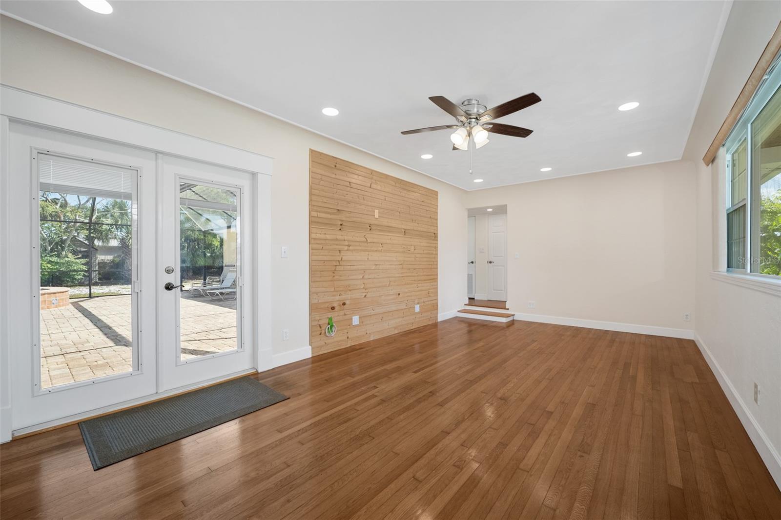 307 Manhattan Ave Property Photo 20