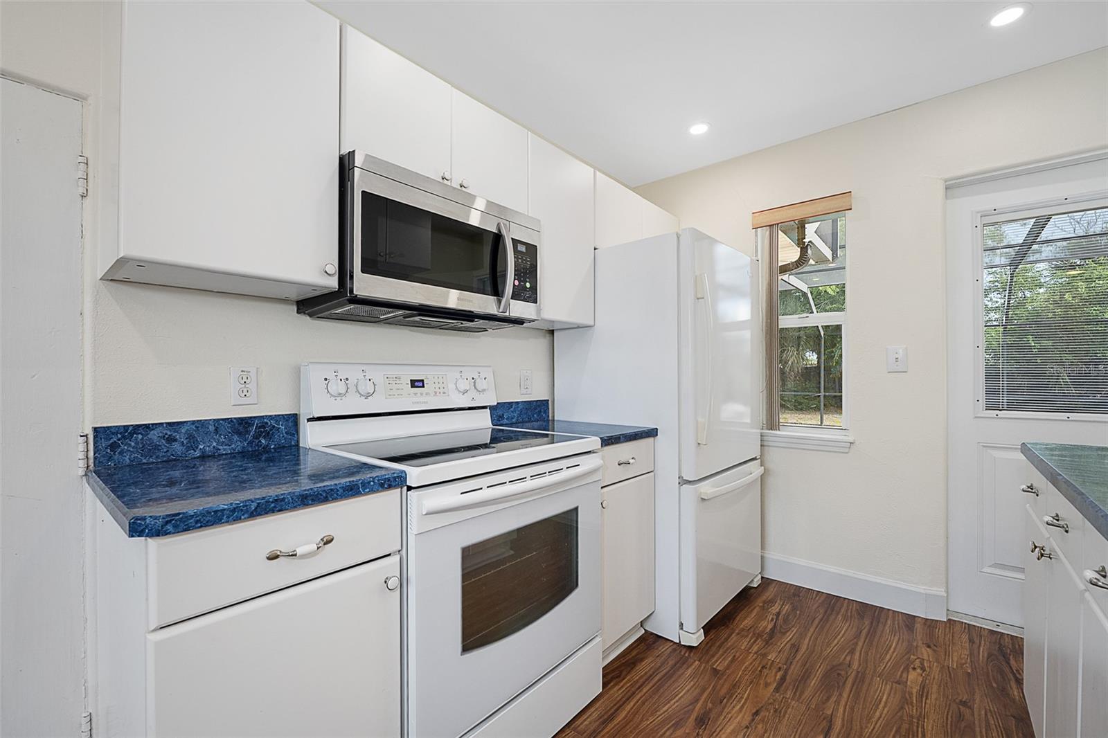 307 Manhattan Ave Property Photo 28