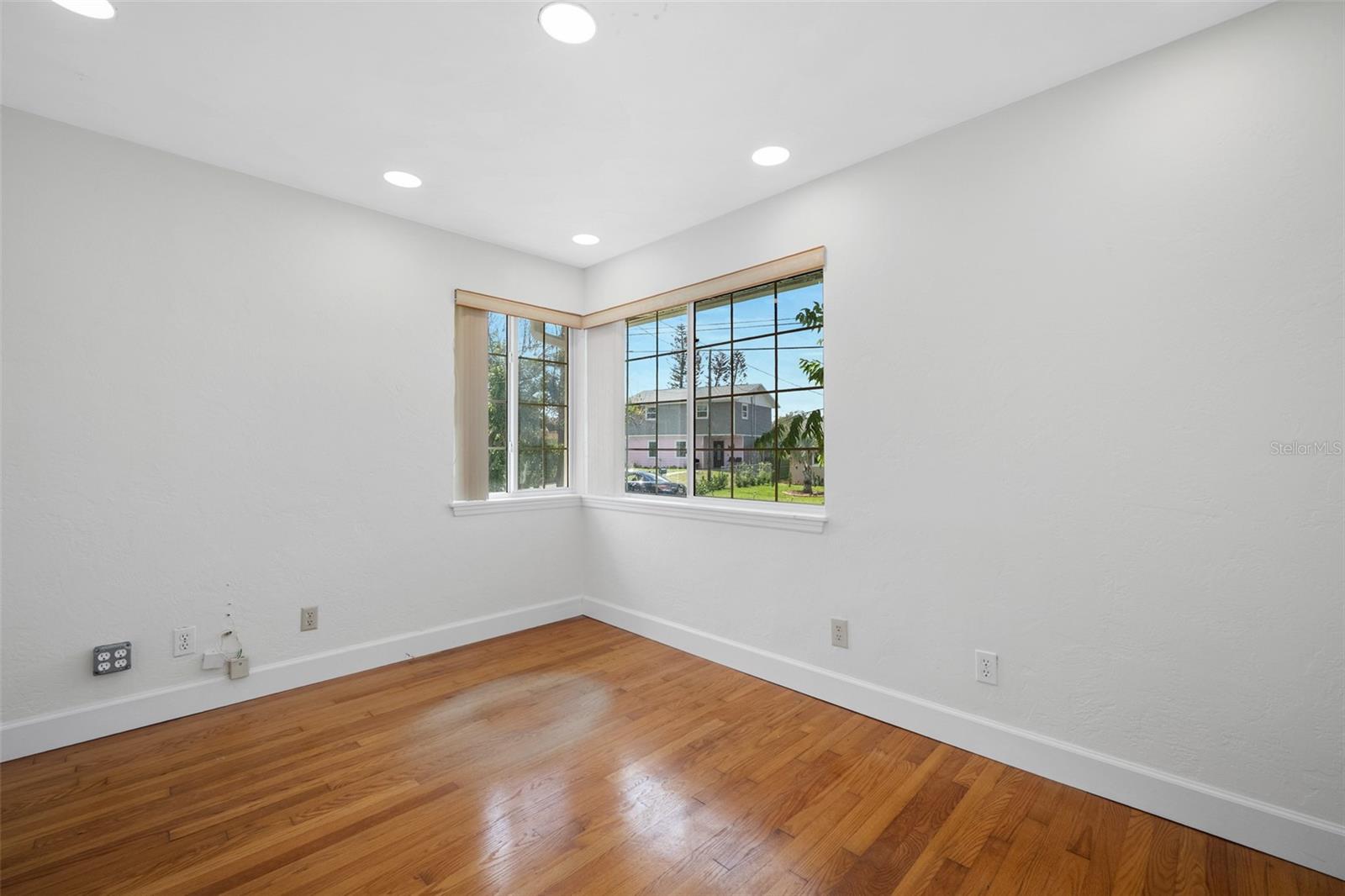 307 Manhattan Ave Property Photo 33