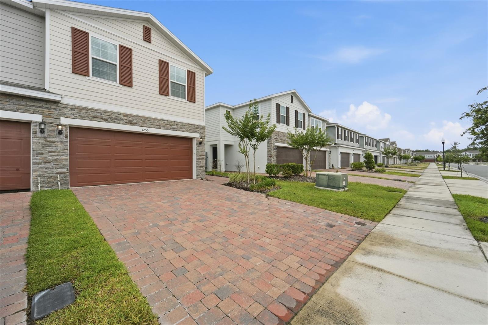 1255 Wispy Cypress Dr Property Photo 3