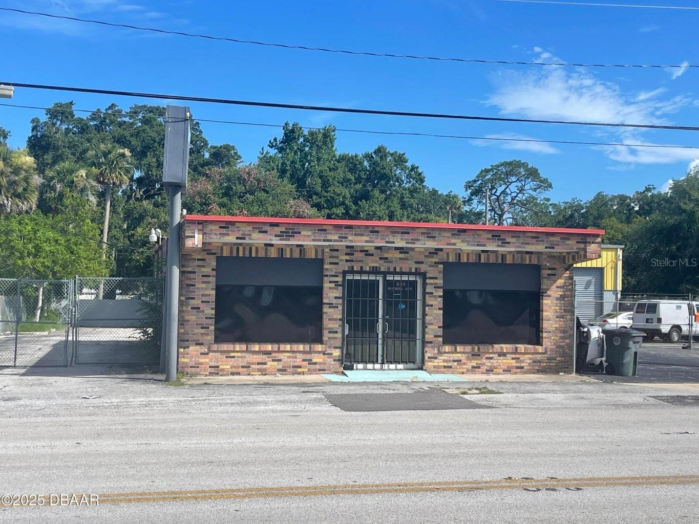 833 MASON AVE